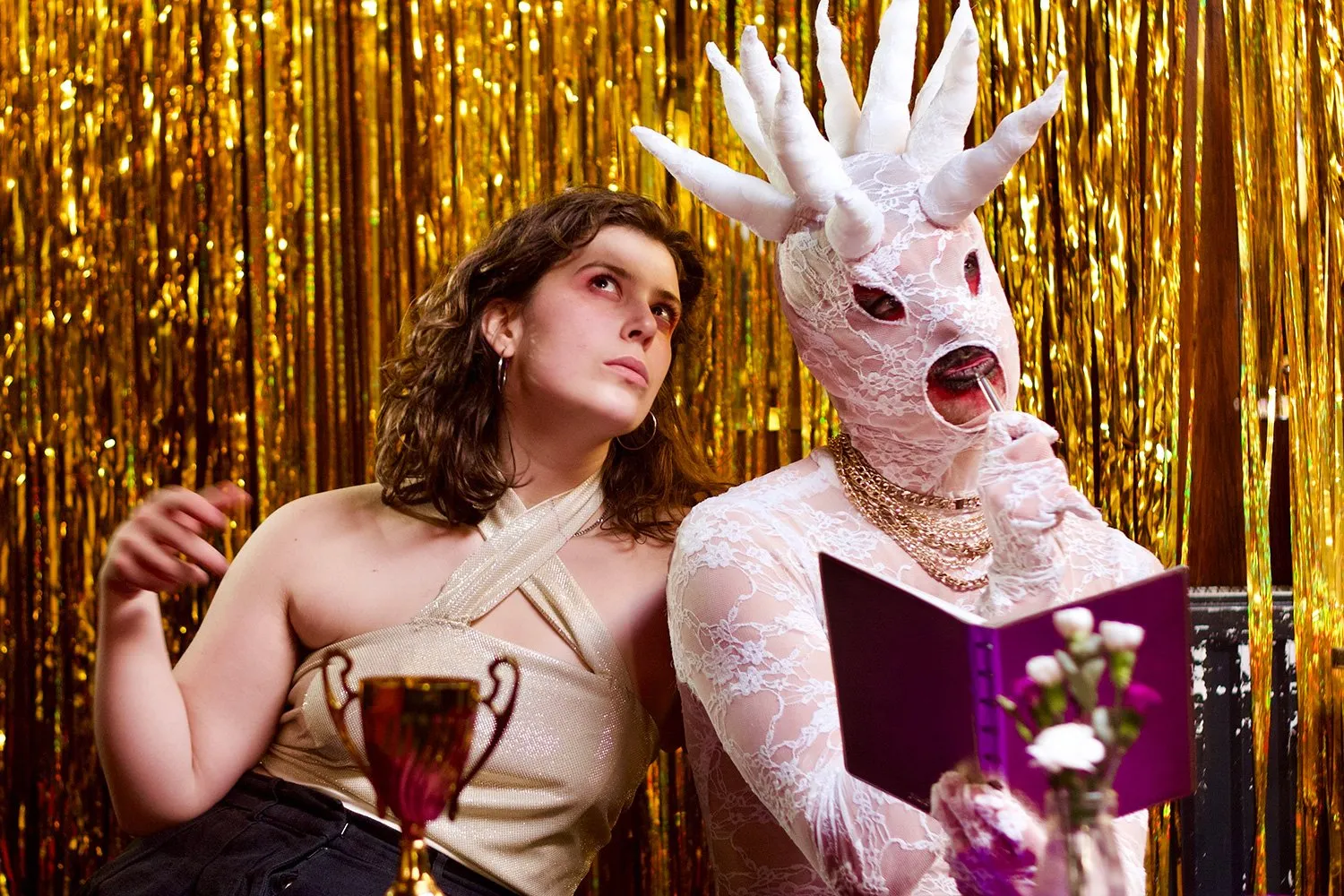 Lynks has shared a brand new video for 'Perfect Human Specimen'