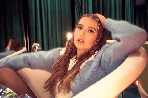 Mimi Webb is back with a new single, ‘Goodbye’