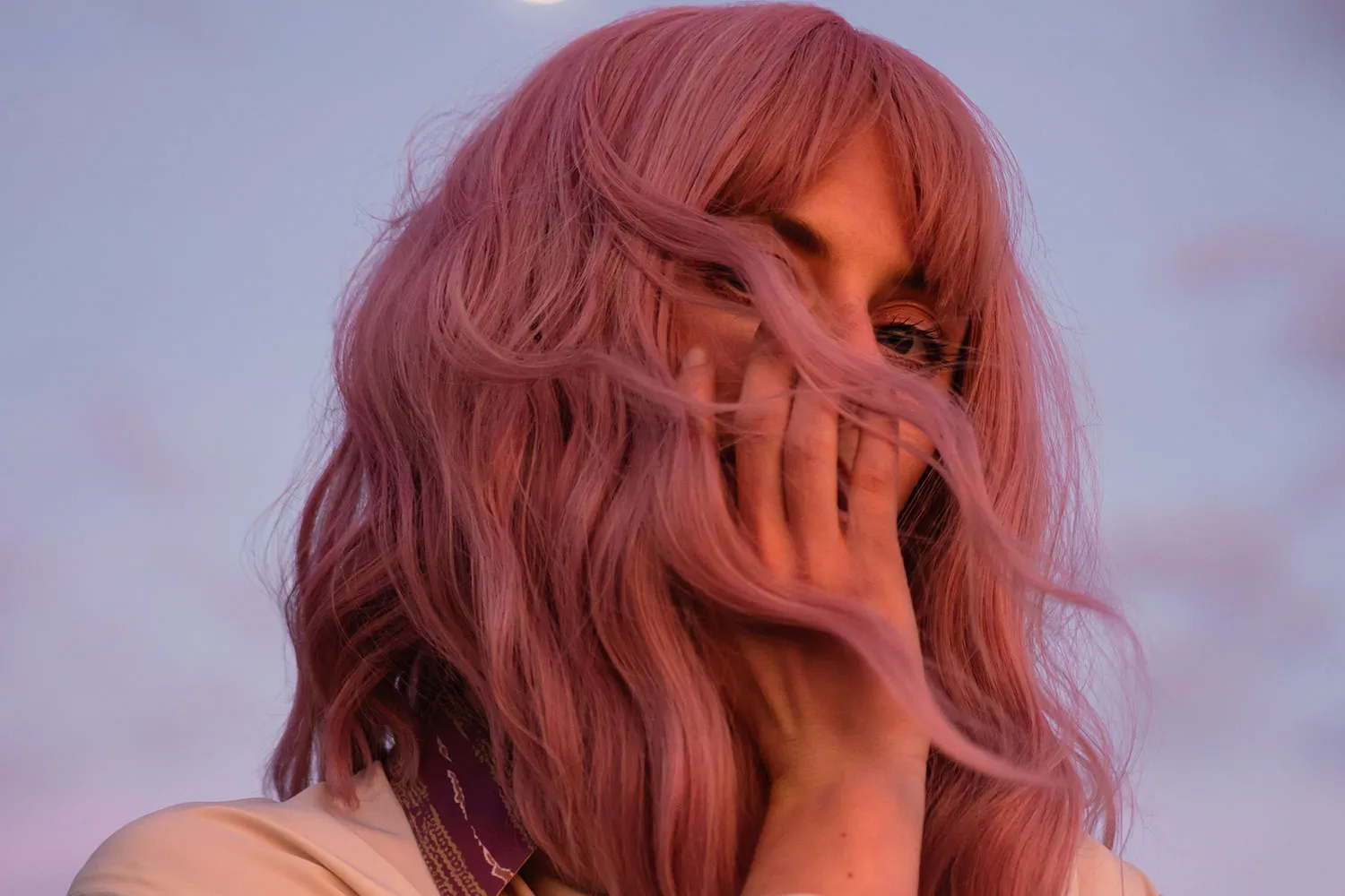 niina has shared a new track about getting through a bad situation, 'summer in the rain'