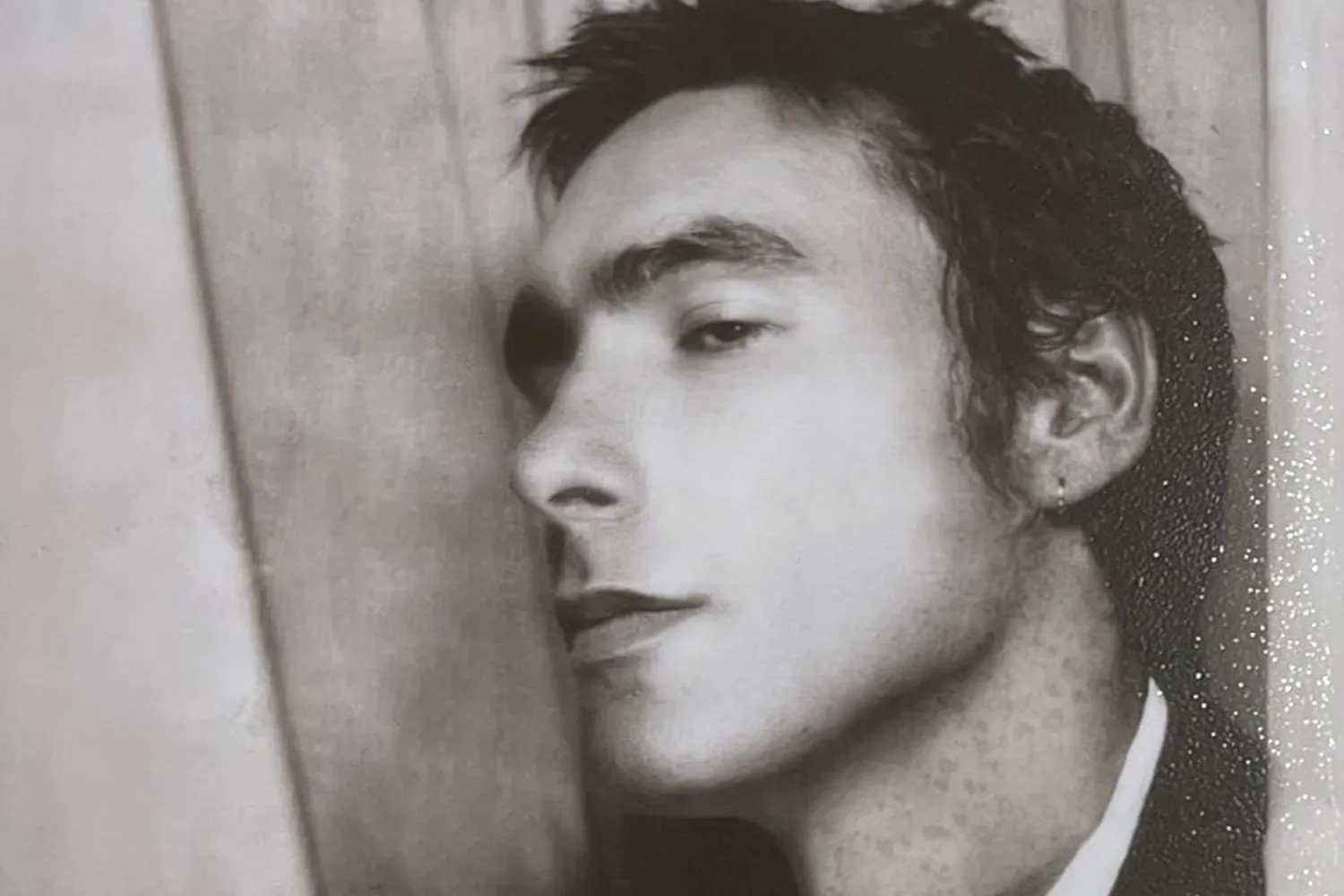 Oscar Scheller has shared a new single about surrendering to a power imbalance, 'Oblivion'