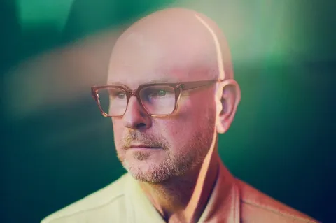 Philip Selway has shared a video for his new song, ‘Picking Up Pieces’