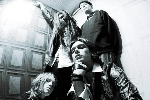 Static Dress have shared a new album teaser, 'Fleahouse'