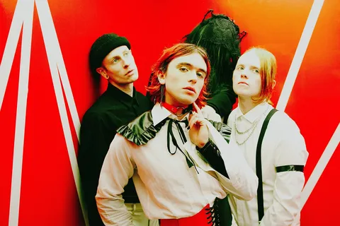 Newcomers Static Dress have debuted a new single, 'Di-sinTer'