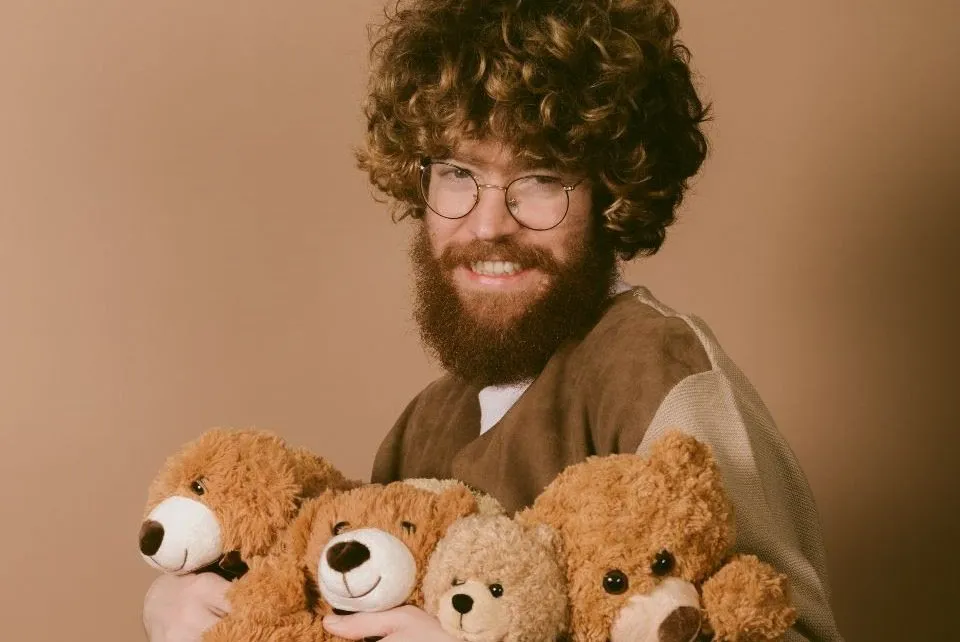 JW Francis has dropped a new single 'Going Home To A Party'