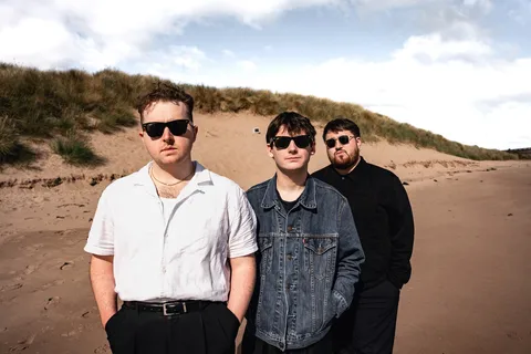 Vistas have dropped a new single, 'One More Night With No One'