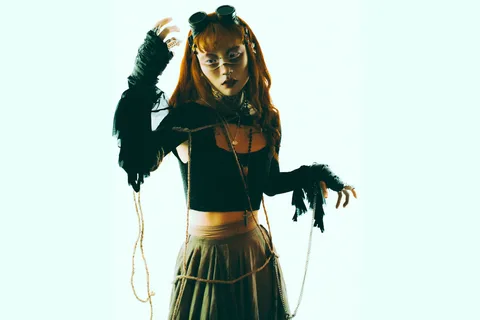 yeule has debuted a new track, 'Too Dead Inside'