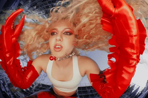 Izzy Camina has shared a new single ‘Alprazalam’, taken from her just-announced ‘ANG3L NUMB3RS’ EP