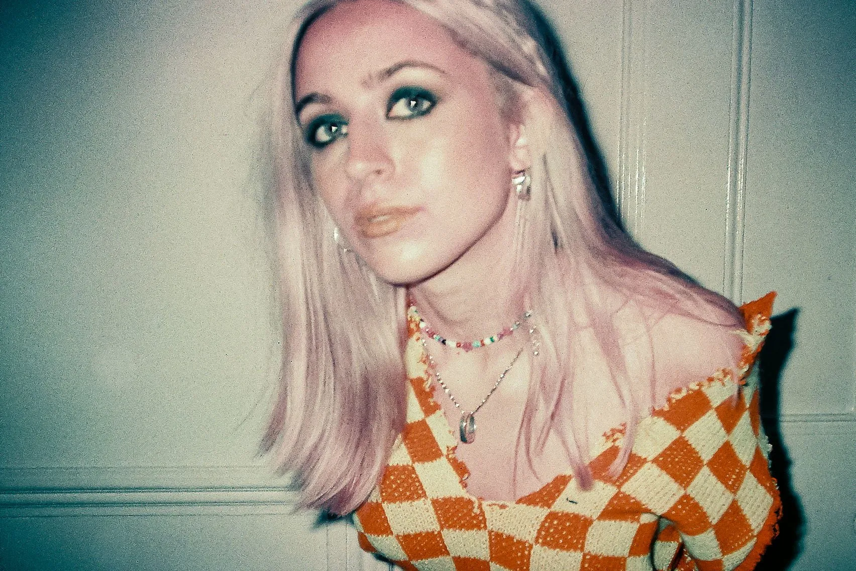 Lizzie Esau has shared a vulnerable new single, ‘Stay on the Phone’