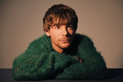 Louis Tomlinson debuts 'Silver Tongues' video, announces new live show, breaks arm