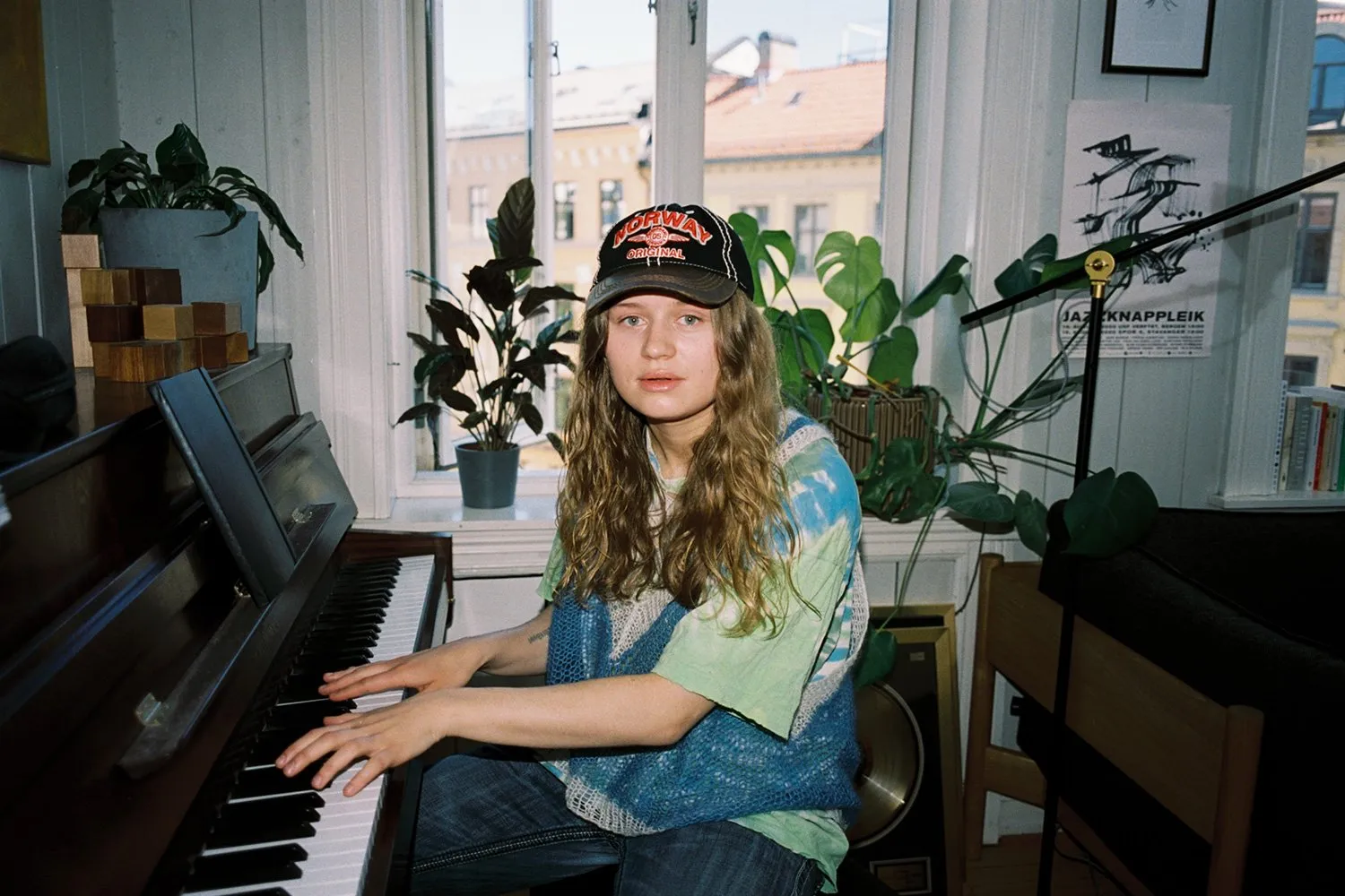 girl in red has announced that a new single, ‘October Passed Me By’, is due next week