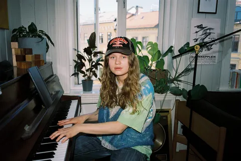 girl in red has dropped her new Aaron Dessner collab, ‘October Passed Me By’