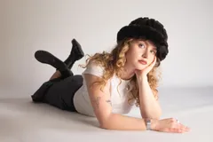 Ellur has released her new track 'The Wheel', written with The Snuts’ Jack Cochrane and Scotty Anderson