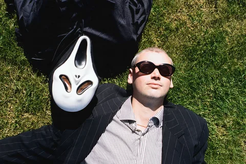 vegas water taxi have shared their Sabrina Carpenter-influenced new single 'jerry', from upcoming EP 'long time caller'