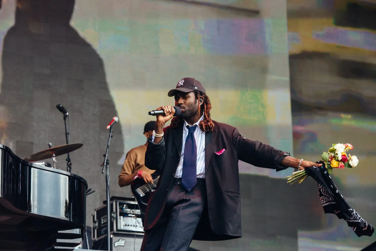 Blood Orange samples Sky Ferreira’s ‘Everything Is Embarrassing’ on his new song ‘Essex_Honey.mp3’