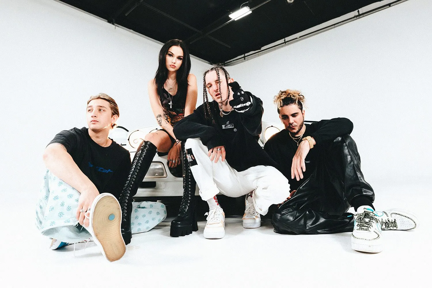 Chase Atlantic and Maggie Lindemann join forces for a new version of 'OHMAMI'