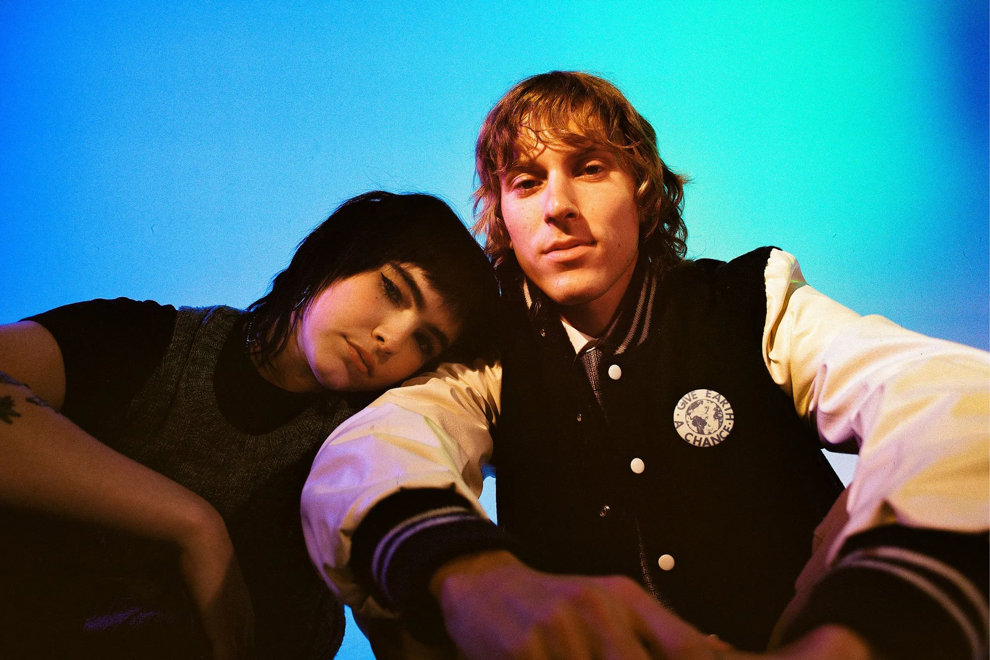 Dreamer Boy and BENEE join forces for a brand new single, 'ARE YOU LETTING GO'