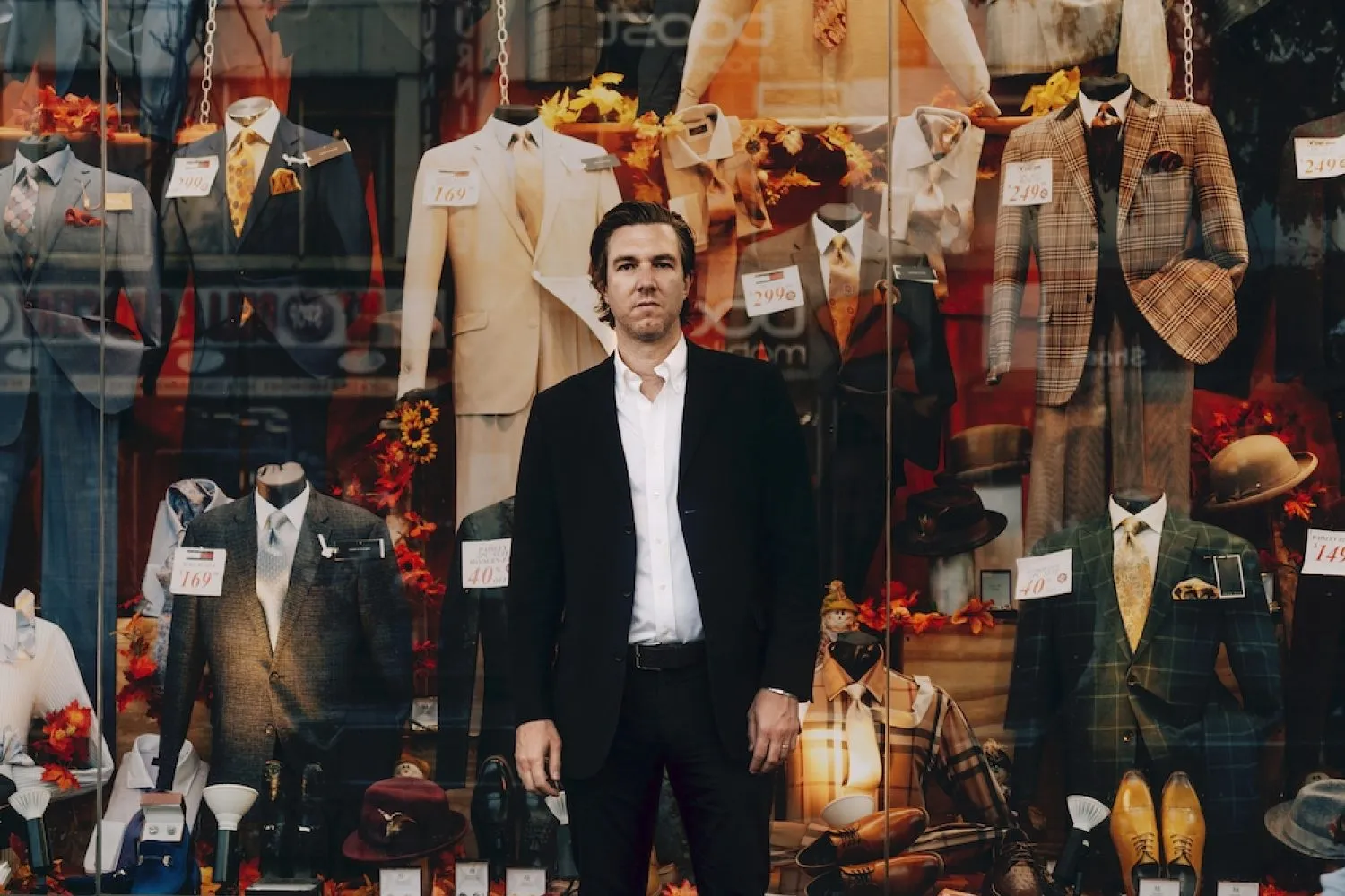 Hamilton Leithauser has shared 'Don't Check The Score', a song about hiding from bad news