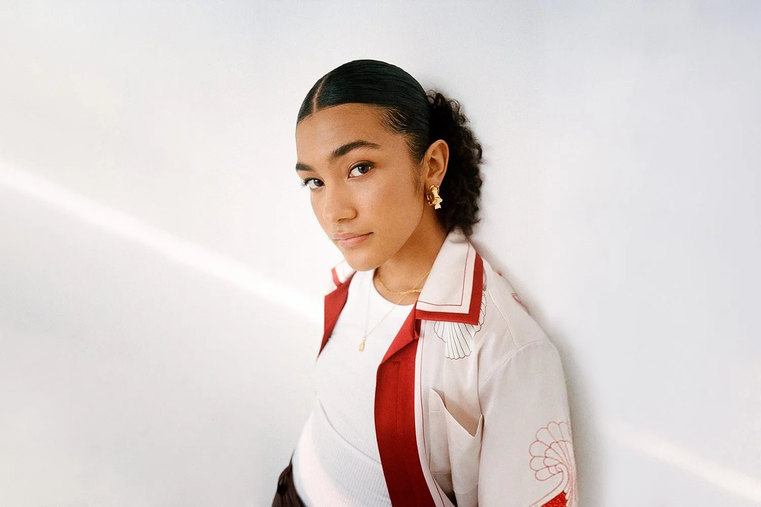 Olivia Dean has shared a new song from her upcoming 'What Am I Gonna Do On Sundays?' EP