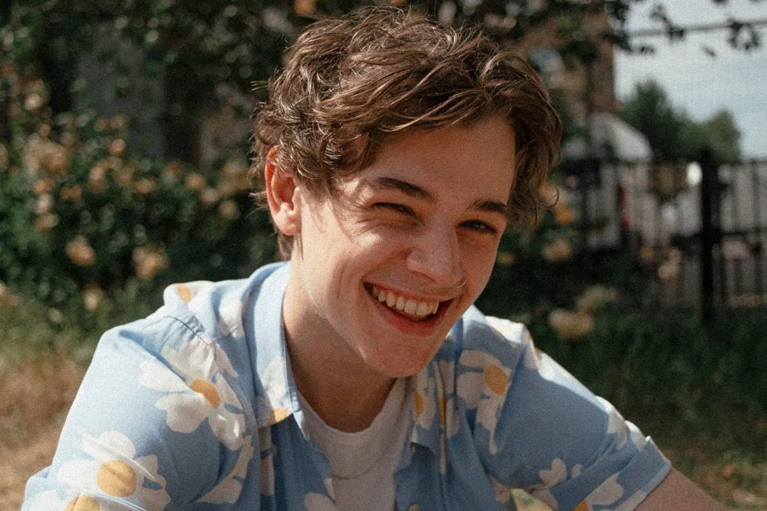 Thomas Headon and Lizzy McAlpine have teamed up for jaunty collab, 'Bored'