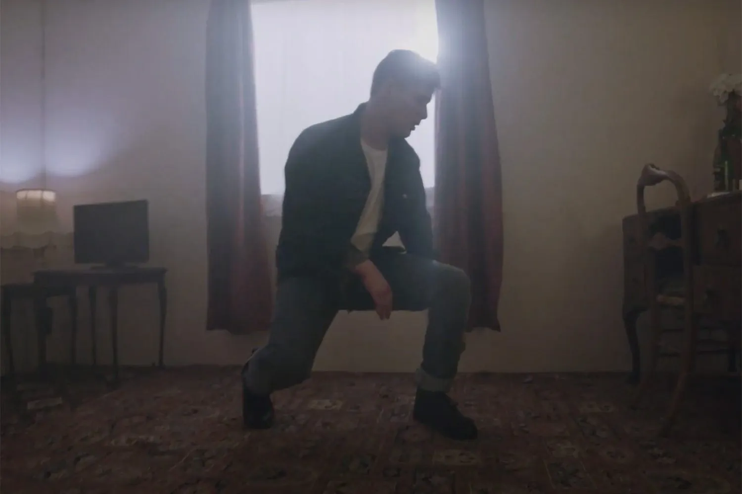 Stoke-on-Trent newcomer Average Joe has shared his rock'n'rolling new single, 'Promo'