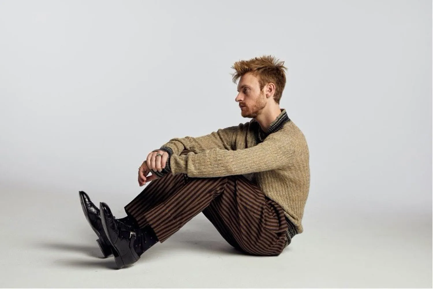FINNEAS has shared his flashy new song, 'American Cliché'