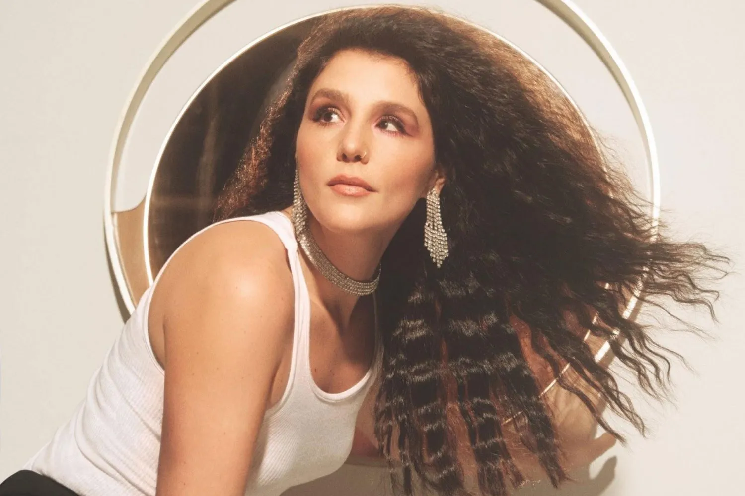Ooh la la, Jessie Ware has dropped a catchy new bop, and put her album back a bit