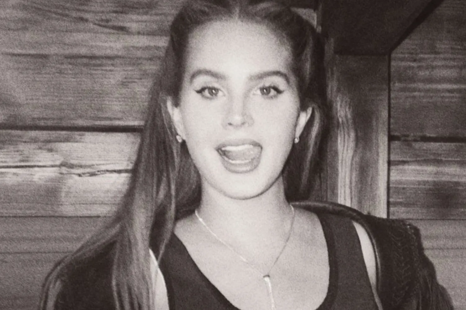 Lana Del Rey has unveiled a new cover version of ‘Summertime’