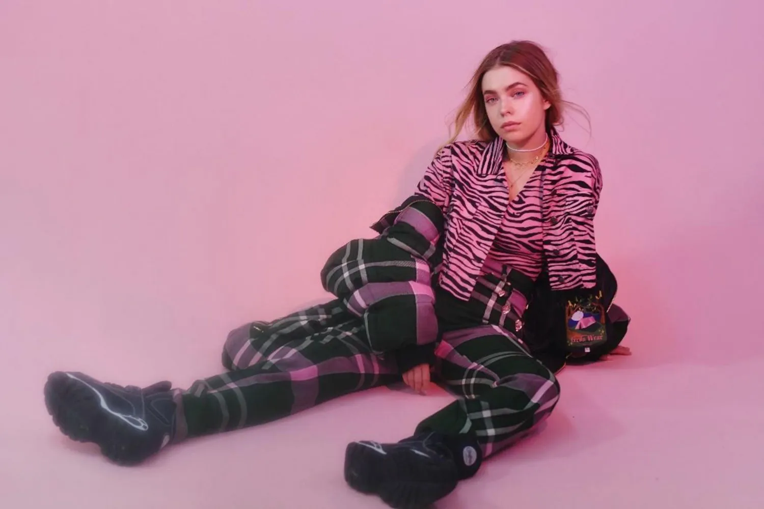 L Devine has a brand new track, 'Peachy Keen'