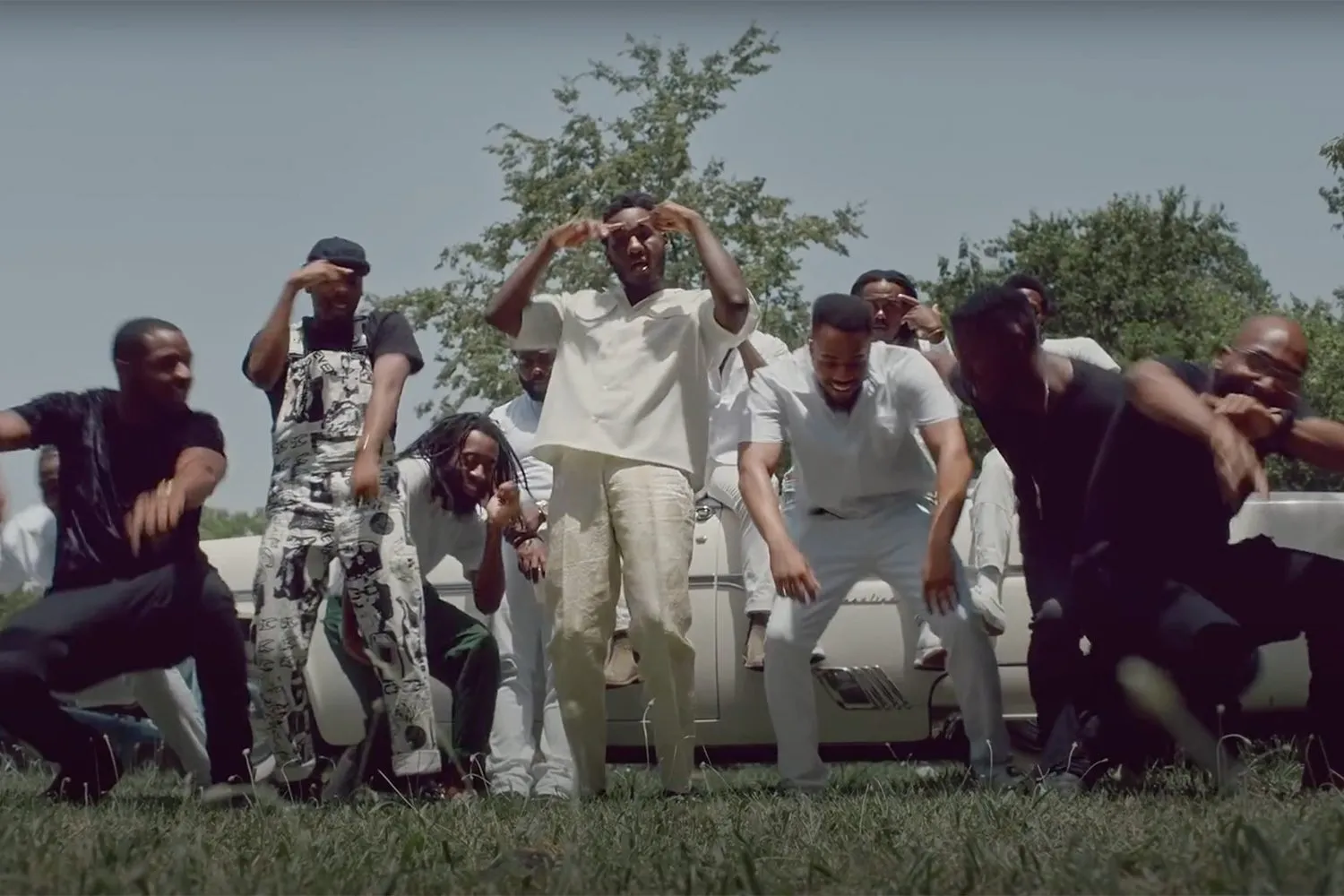 Leon Bridges rounds up friends and family for his new 'Sweeter' video