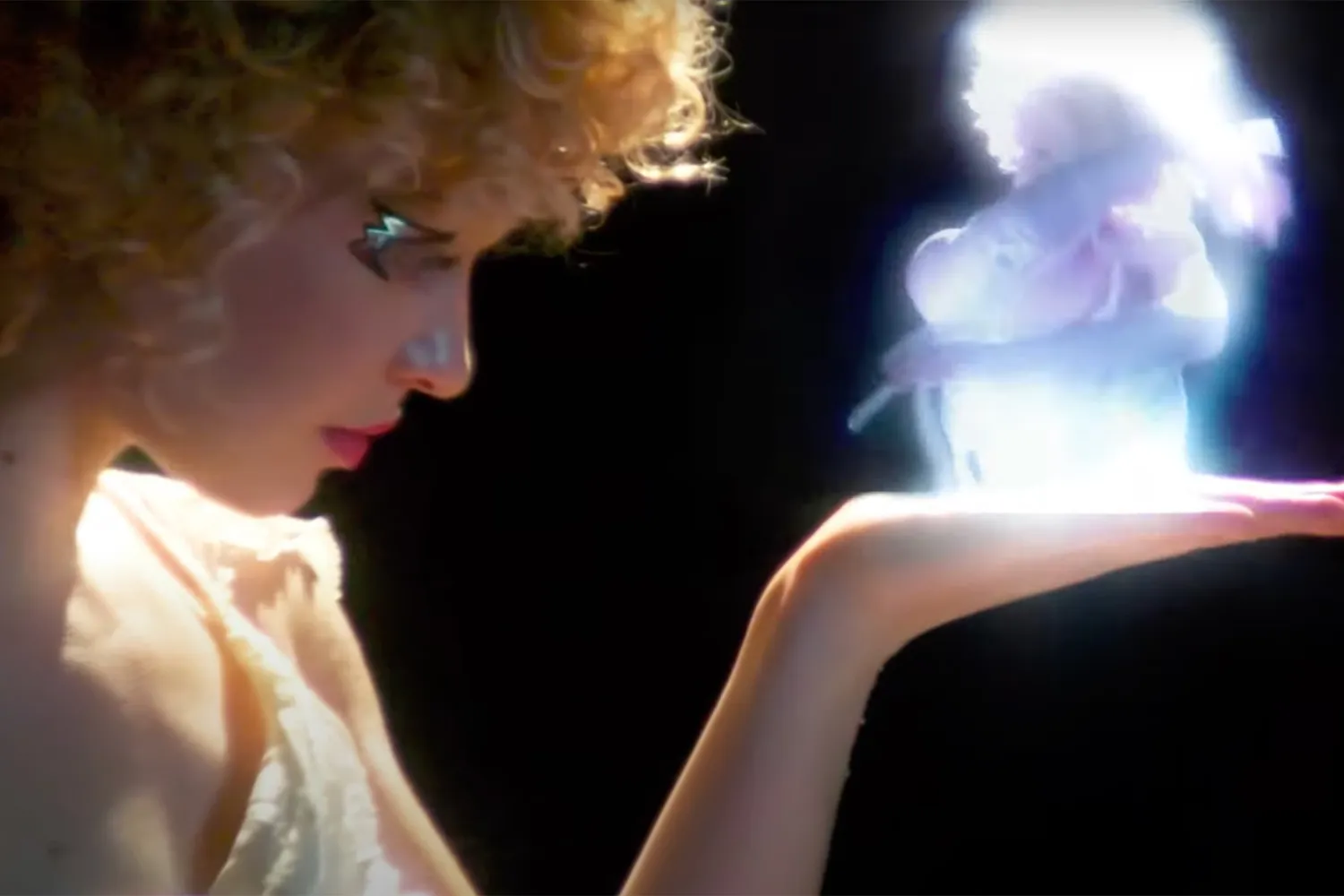 Millie Turner has dropped a video for 'Concrete Tragedy', from her upcoming mini-album