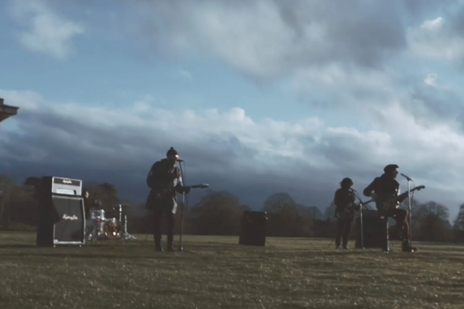 Mystery Jets have released a new video for 'A Billion Heartbeats'