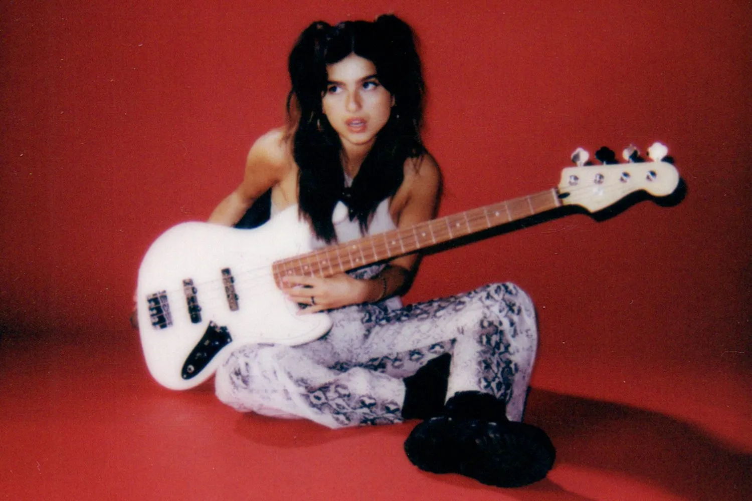 renforshort nods to Scott Pilgrim with her new single, 'nostalgic (luvsick)'