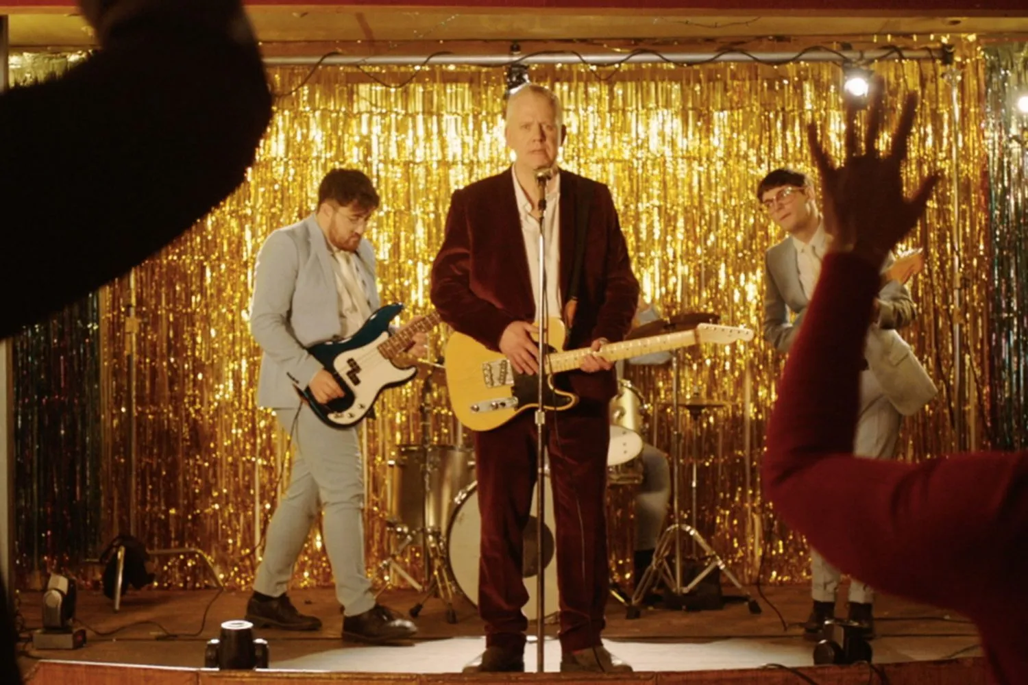 Vistas have enlisted The Inbetweeners' Martin Trenaman for their new vid for 'Sucker'