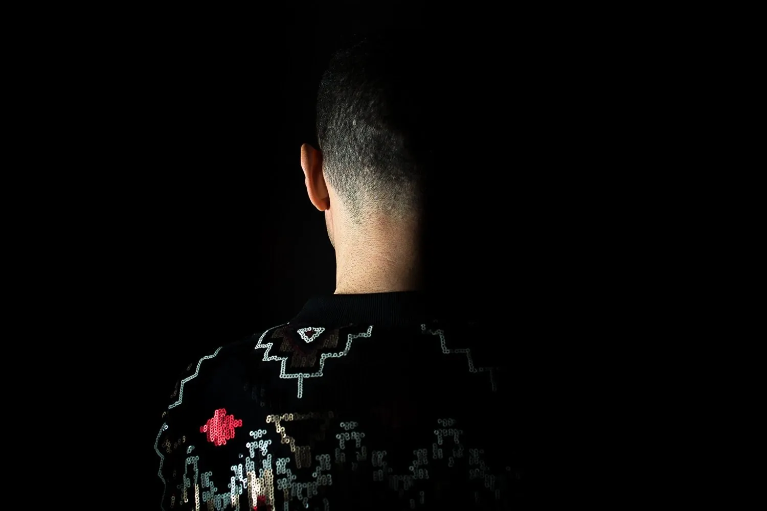 Theo Bard has shared his emotional new dark-pop single ‘Forget’