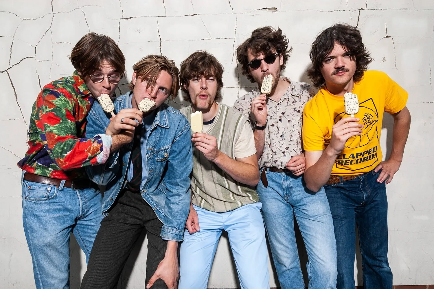 Feet have dropped an oddball new video for ‘Outer Rim’