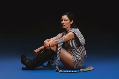 Chloe Qisha taps into an all-consuming crush for her new single 'YDH'