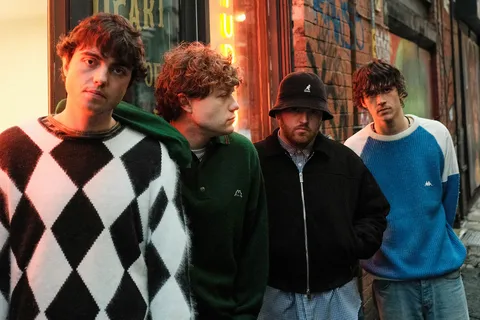 Arkayla have shared ‘Run Kid’, a kitchen-sink anthem about pushing past the bullshit