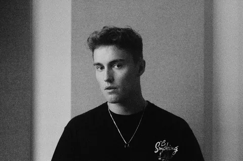 Watch Sam Fender play songs from his new album 'People Watching' live for first time in Paris