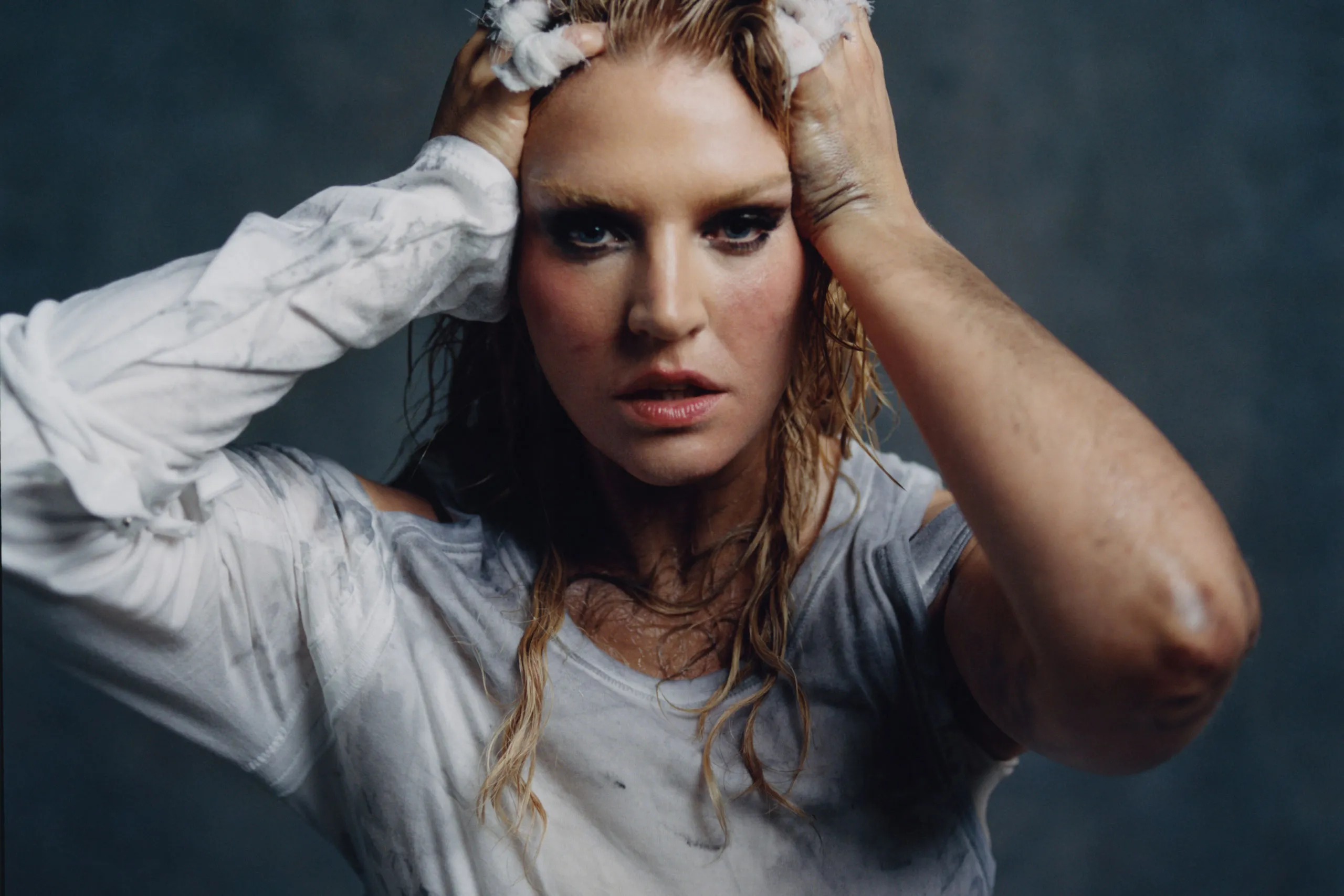 Self Esteem has shared another taster for upcoming album 'A Complicated Woman' with new song '69'