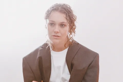 Polly Money has shared her dreamy queer love song, 'Milk & Honey'