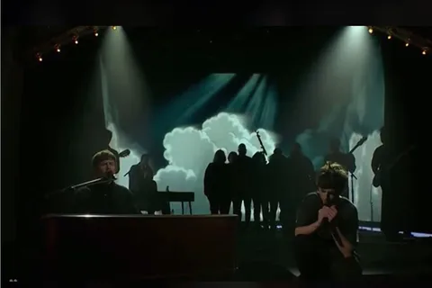 James Blake joined Timothée Chalamet for a Bob Dylan cover on SNL