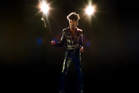 DE'WAYNE pays tribute to his partner with his soulful new rock anthem, 'highway robbery'