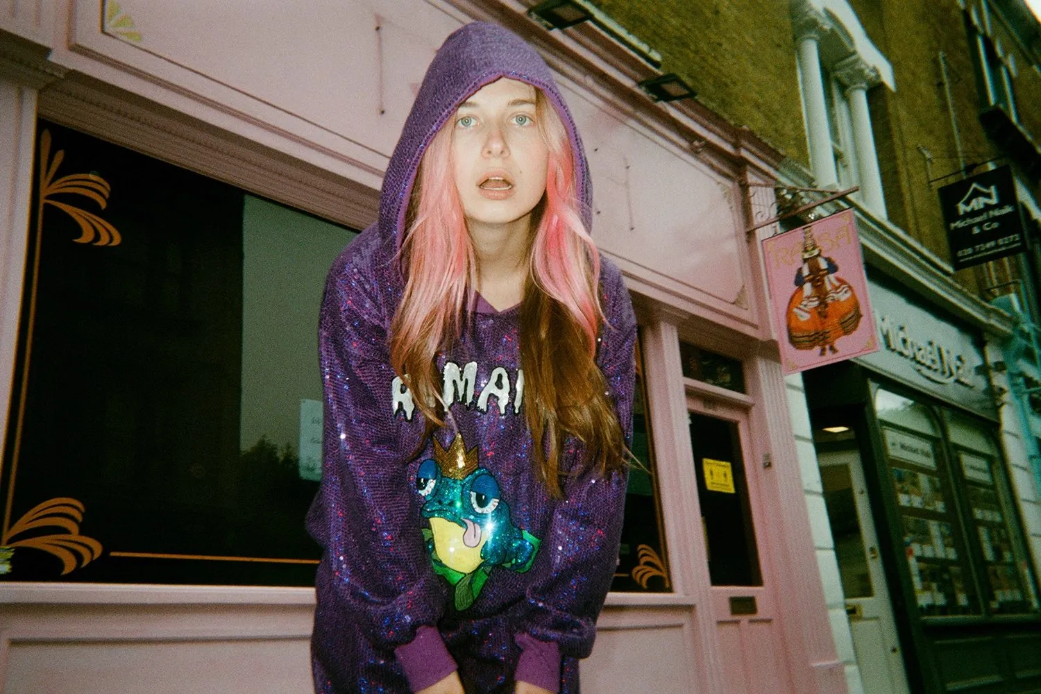 Baby Queen: "I've settled on this word, anti-pop"