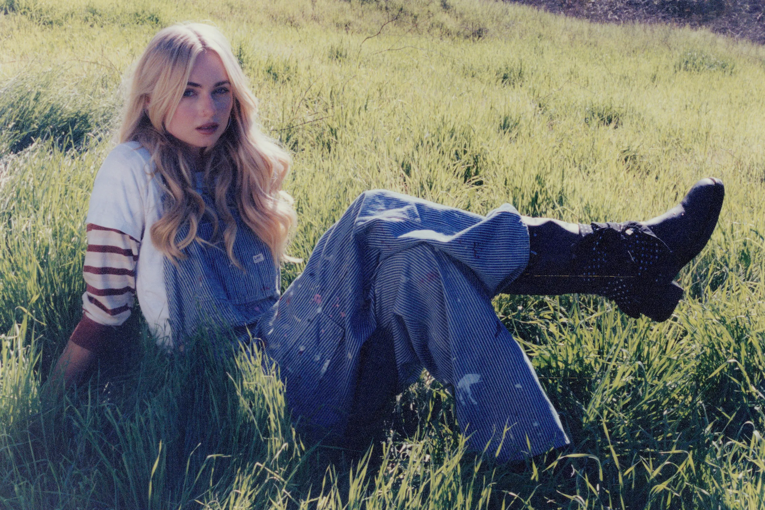Claire Rosinkranz has released her new single 'Chronic', from second album 'My Lover'