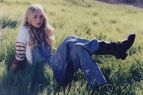 Claire Rosinkranz has released her new single 'Chronic', from second album 'My Lover'