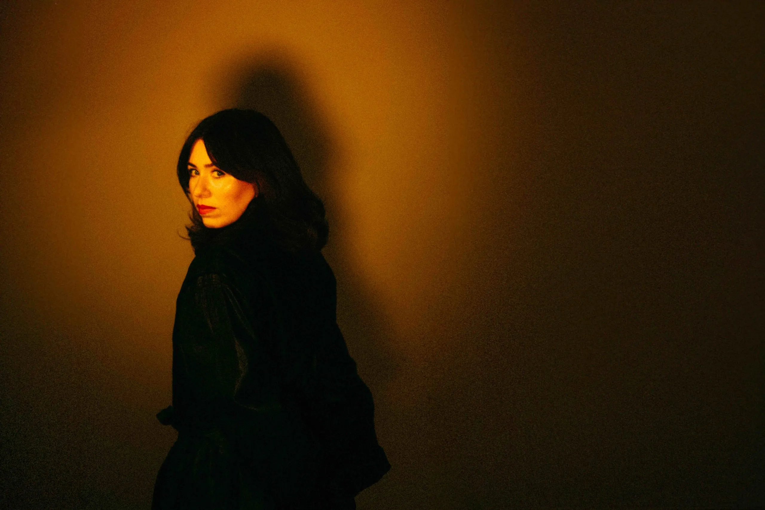 Robin Kester signs to Memphis Industries and releases new single 'Departure'