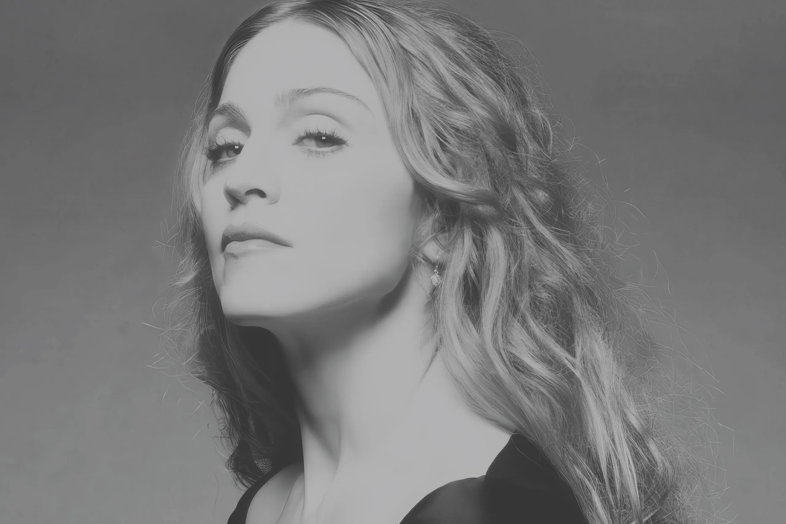 Madonna has announced her new 'Ray of Light' remix album 'Veronica Electronica', featuring unreleased tracks