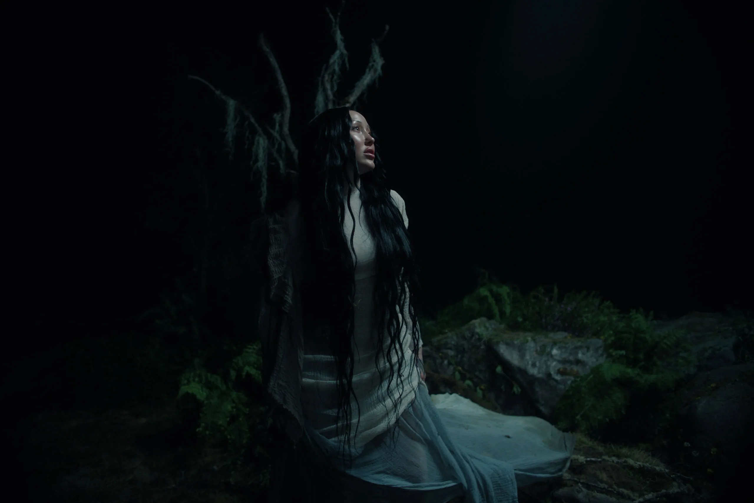 Noah Cyrus has teamed up with Fleet Foxes for her new single 'Don't Put It All On Me'