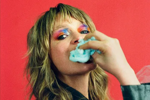 Billy Nomates has released new single 'Plans' from her third album 'Metalhorse'