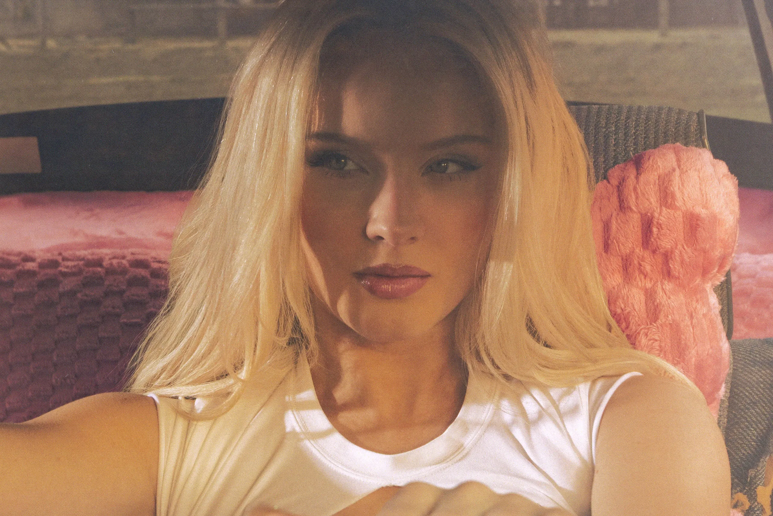 Zara Larsson has released her electro-pop single 'Pretty Ugly', ahead of a new album coming later this year